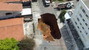 Veja perguntas e respostas sobre cratera que se abriu na Zona Sul de São José dos Campos