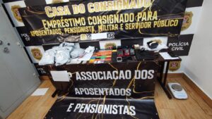 Homem é preso por estelionato com dezenas de cartões bancários de idosos, em Taubaté