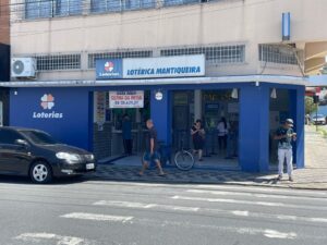 Prêmios milionários da Quina e Mega-Sena dão fama de pé quente para lotérica de Cruzeiro: 'O pessoal vem para jogar'