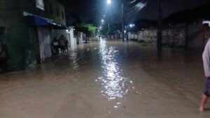 Chuva alaga 120 casas e deixa mais de 30 pessoas desabrigadas em Taubaté