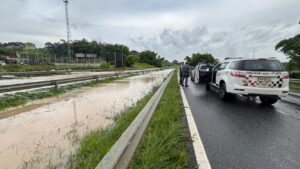 Principal acesso a Campos do Jordão, Rodovia Floriano Rodrigues Pinheiro está interditada há mais de 30 horas