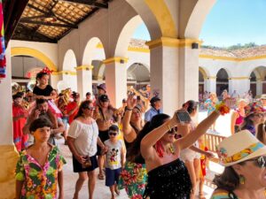 Carnaval em São Luiz do Paraitinga: veja fotos da folia e confira programação desta segunda (16)