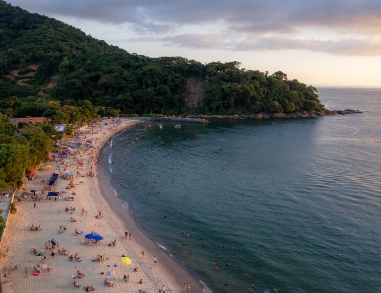 São Sebastião registra 100% das praias próprias para banho, aponta relatório da Cetesb