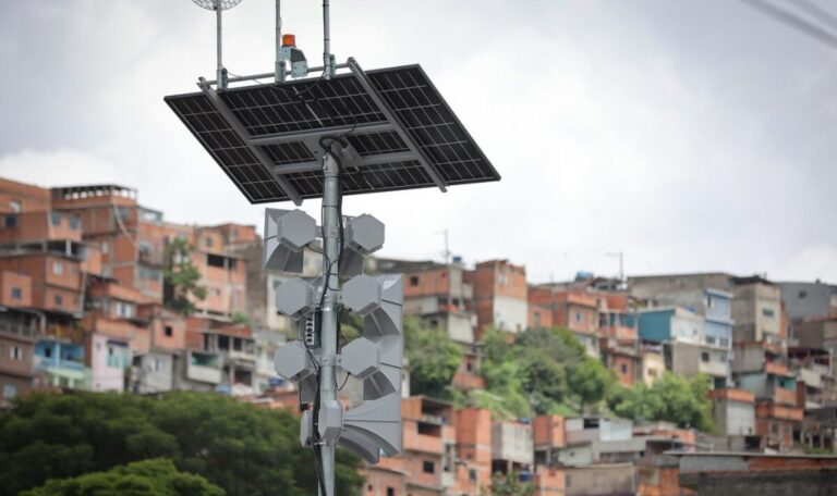 Ubatuba recebe tecnologia de sirenes para prevenção de desastres