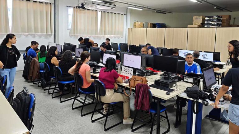 Robótica Educacional revoluciona ensino em Caraguatatuba