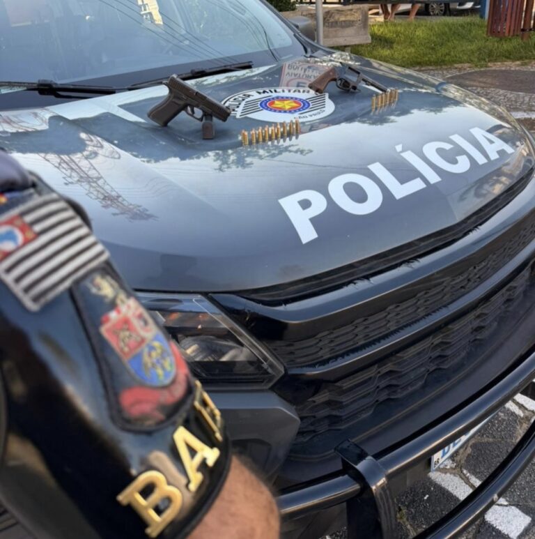 GCM é detido após abordagem policial e apreensão de armas em Caraguatatuba