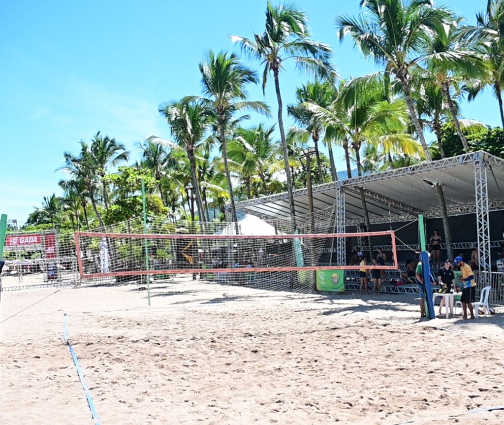 Mulheres em quadra: torneio de beach tennis em Ilhabela este sábado