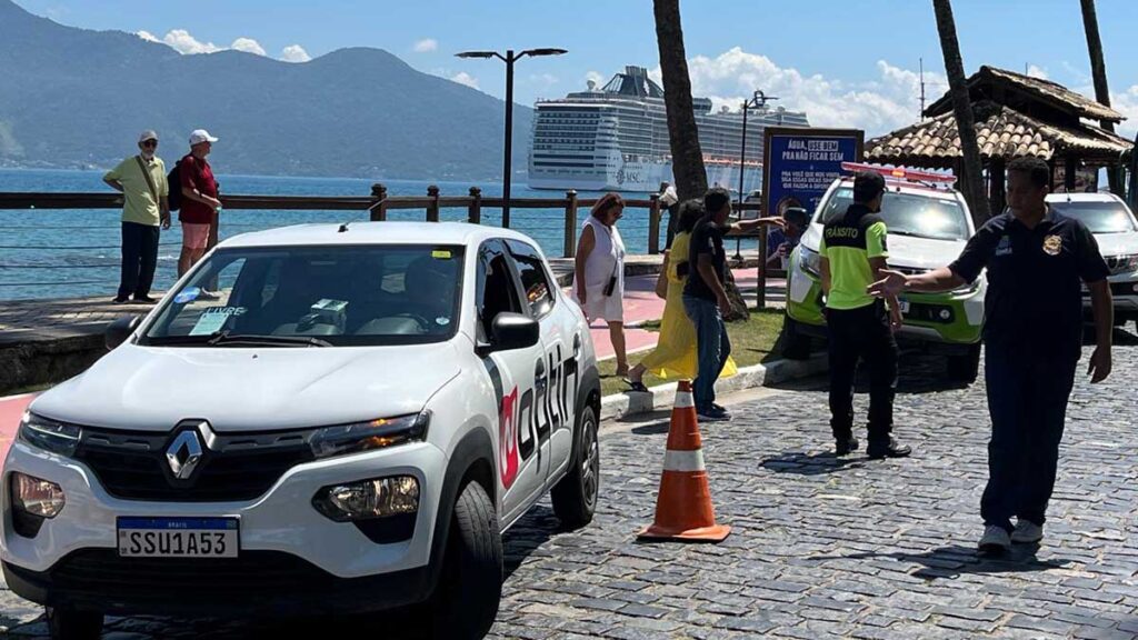 Ilhabela realiza fiscalização no transporte por aplicativos na Vila