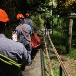 Jovem é resgatado em local de difícil acesso em Caraguatatuba