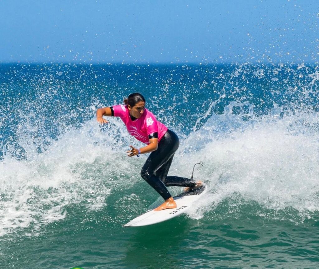 Sophia Medina é campeã do Circuito Banco do Brasil de Surfe