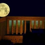 Lua cheia brilha intensamente em todas as cidades