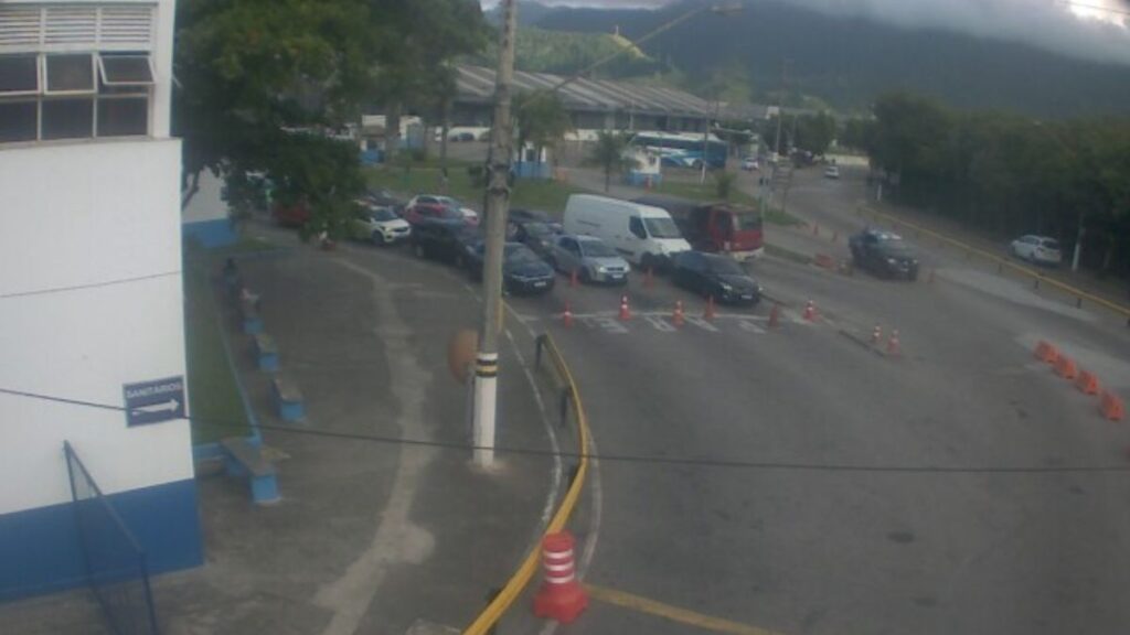 Travessias do Litoral Paulista Registradas no Início do Sábado