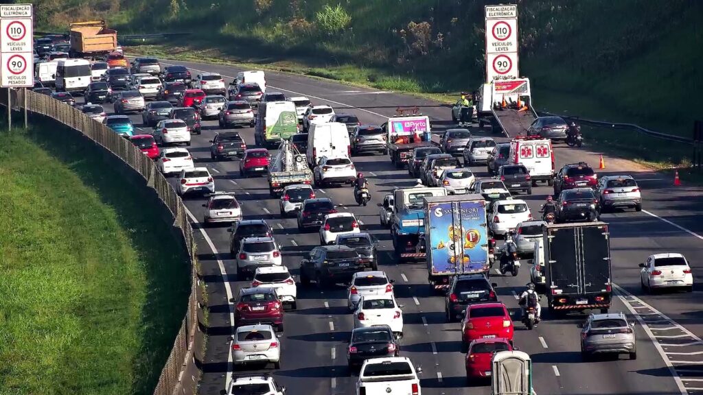 Atenção ao trânsito: Anchieta e Imigrantes registram congestionamento e lentidão