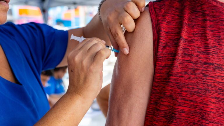 Bertioga oferece Dia D da vacina contra gripe para todos