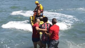 Adolescente resgatado após queda em trilha de Ubatuba