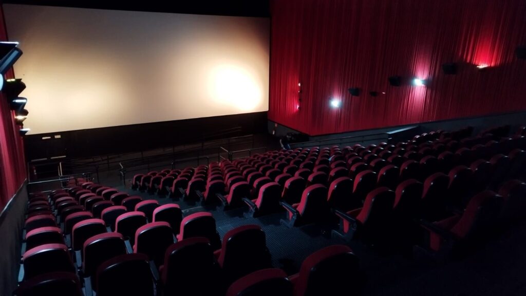 Cine Roxy exibe sessão do Oscar com doação de alimento