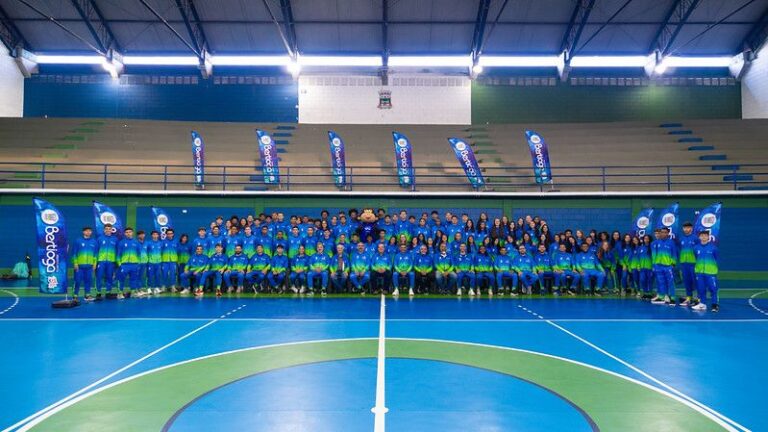 Bertioga desfila com 200 atletas em Jogos Abertos da Juventude