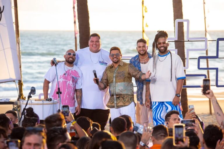 São Sebastião é agitado por show gratuito do Grupo Menos é Mais