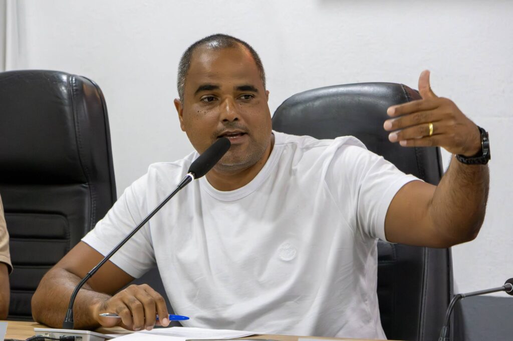 Vereador Edgar Celestino impulsiona direitos de servidores em São Sebastião