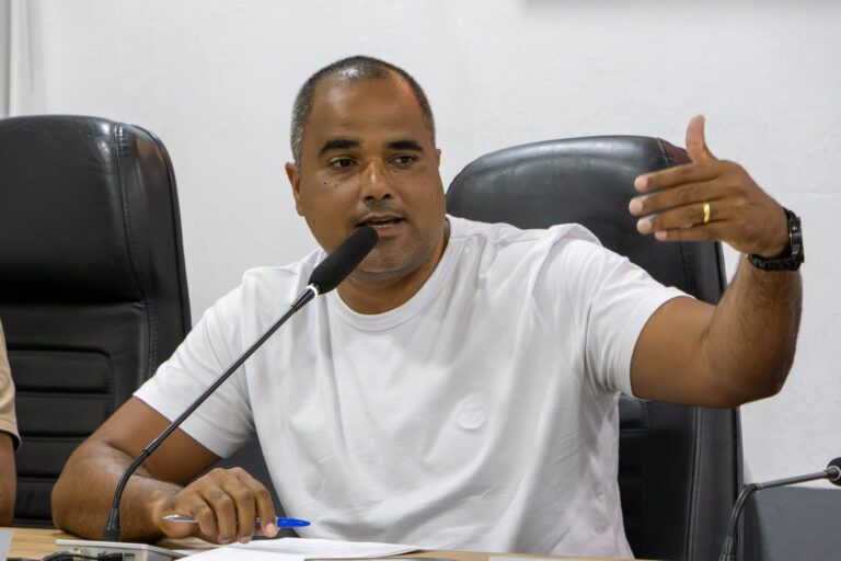 Vereador Edgar Celestino impulsiona direitos de servidores em São Sebastião