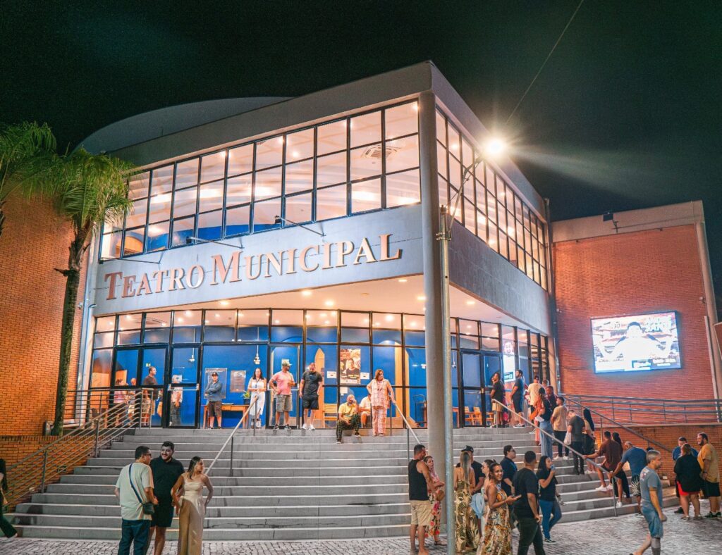 Festival de humor gratuito anima São Sebastião em abril