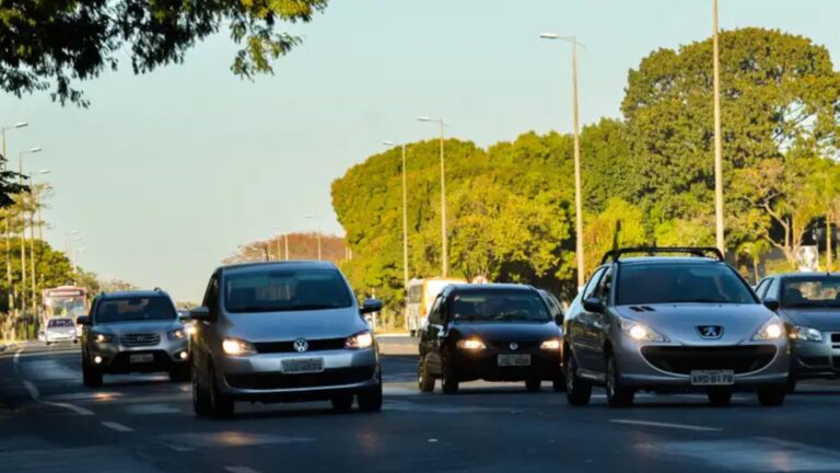 Farol baixo: quando é permitido e quando é obrigatório