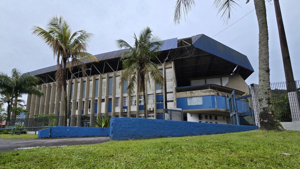 Mulheres de Guarujá aprendem a se defender