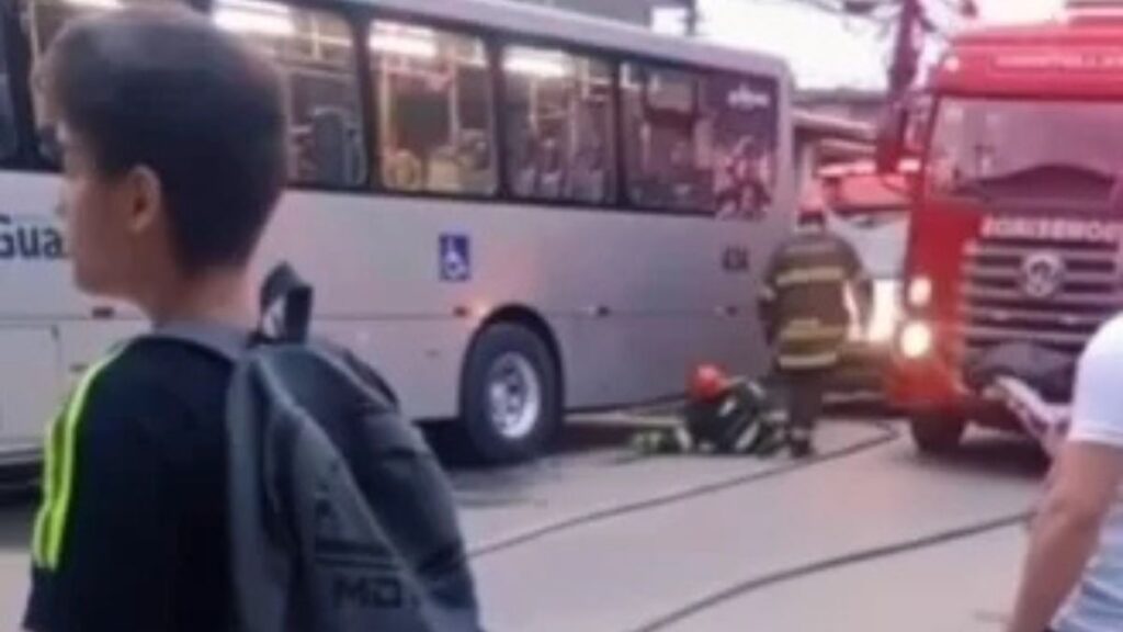 Mulher de 71 anos é atropelada por ônibus municipal em Guarujá