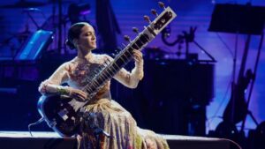 Sitarista renomada Anoushka Shankar chega ao Brasil em março