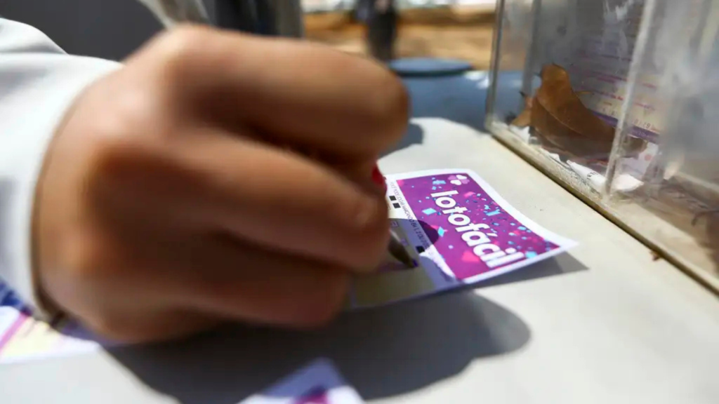 Lotofácil 3649: bolão de Santos garante mais de R$ 5 mil; veja resultado