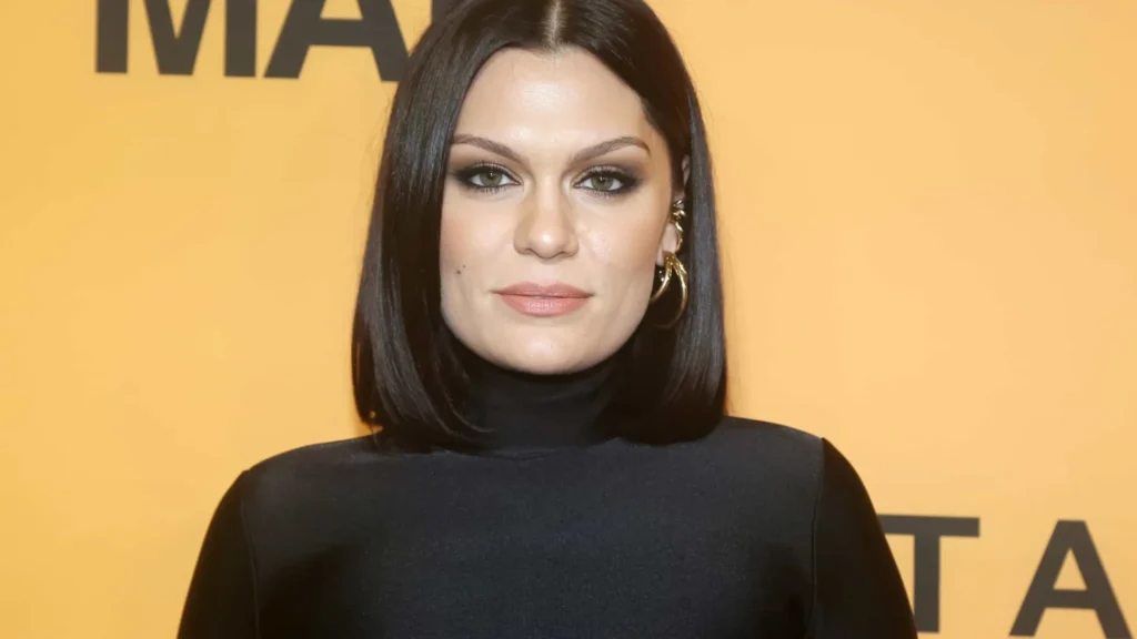 Cantora Jessie J luta contra a ansiedade no palco