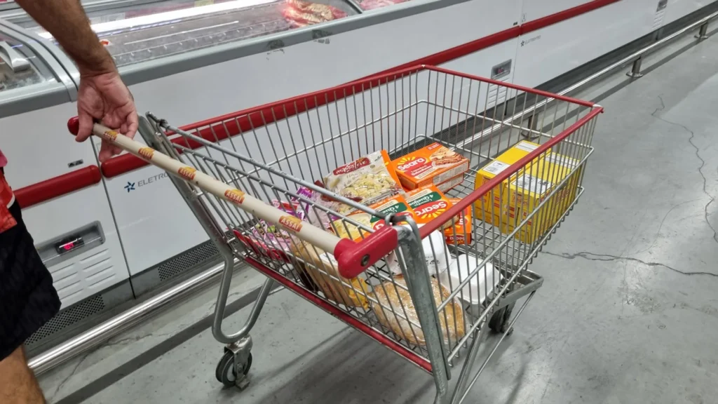 Inflação continua em queda, mas desafios persistem