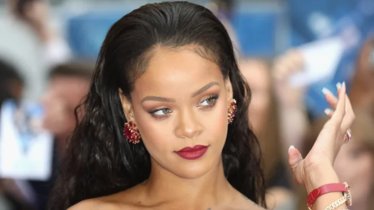 Mãe de família nega envolvimento em tiroteio em casa de Rihanna