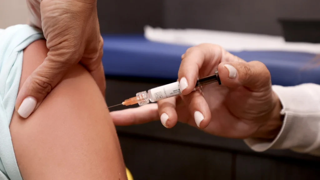 Vacinação contra HPV avança, mas desafios persistem