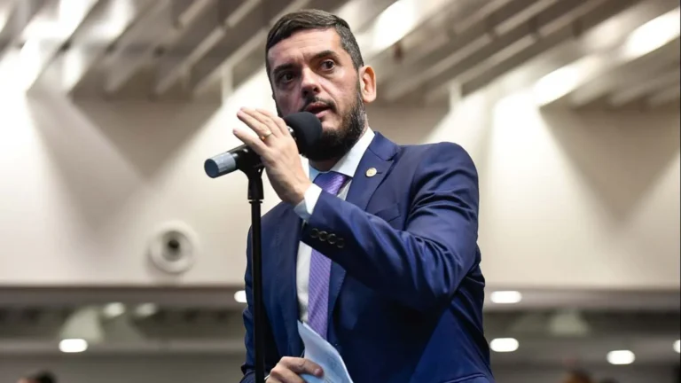 TSE cassa imediatamente mandato de Rodrigo Bacellar em Alerj