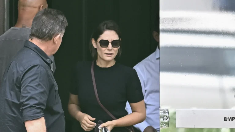 Michelle comemora prisão domiciliar de Bolsonaro, autorizada 1 dia após encontro com Moraes