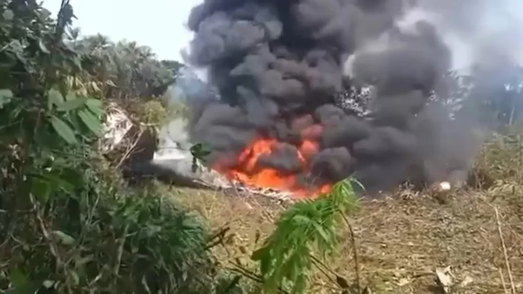 Avião militar cai em desastre mortal na Colômbia