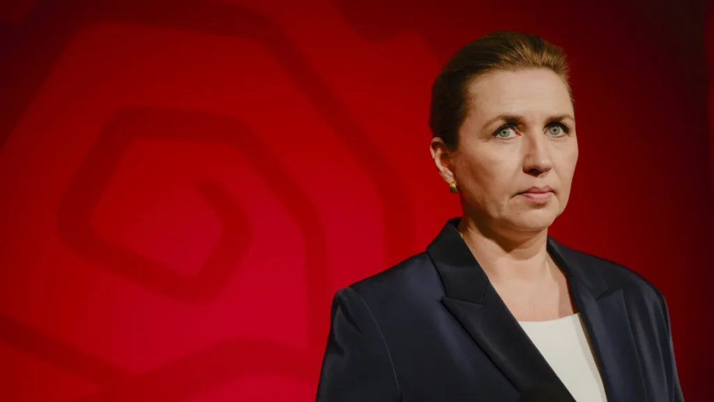 Mette Frederiksen se demite após vencer eleições apertadas
