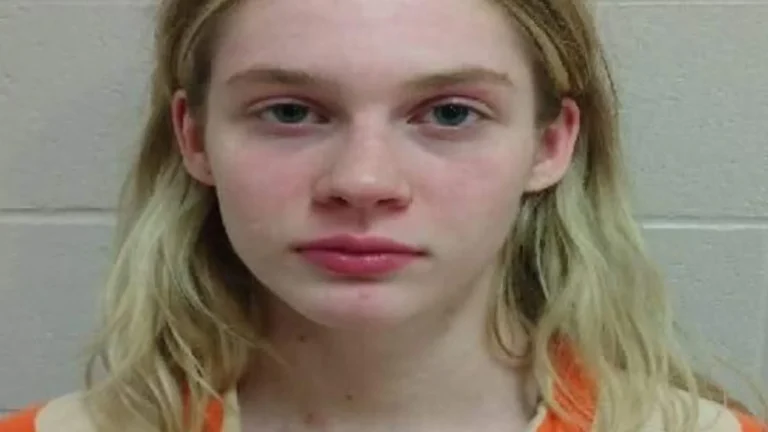 Jovem atropela casa e mata mãe e filho em acidente na noite de sábado