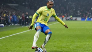 Raphinha e Wesley são cortados por lesão, sem chance na Croácia