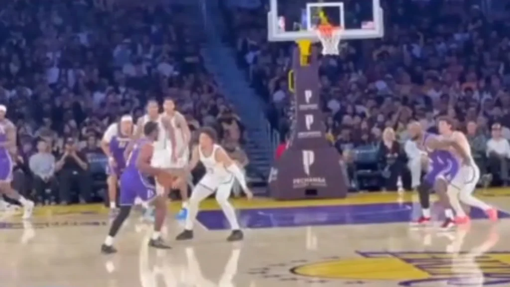 Lebron e Bronny James fazem história na NBA com assistência inédita