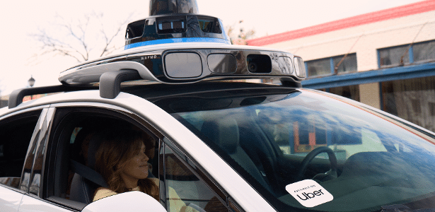 ‘Babá de robô?: com IA, humano leva R$ 127 fechando porta de carro autônomo