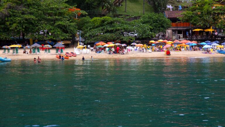 Ilhabela continua com 5 praias impróprias para banho neste fim de semana, revela Cetesb