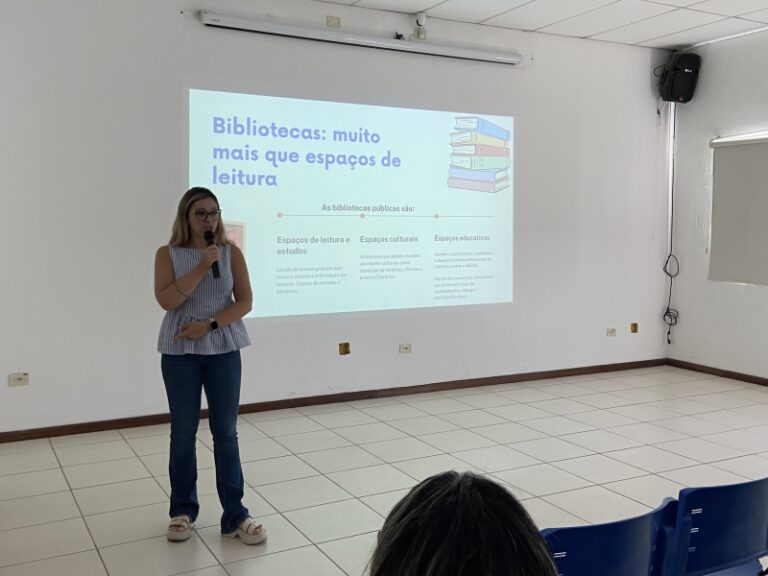 Bibliotecários de Ilhabela se reúnem para integrar ações