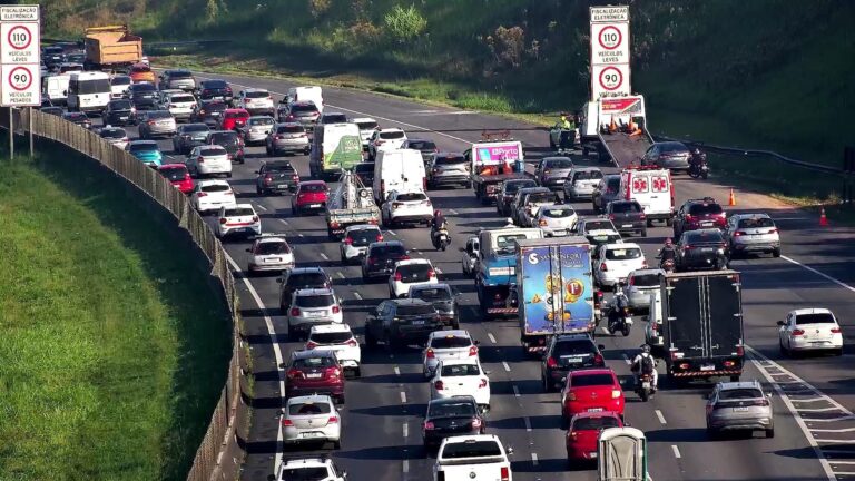 Atenção ao trânsito: Anchieta e Imigrantes registram congestionamento e lentidão