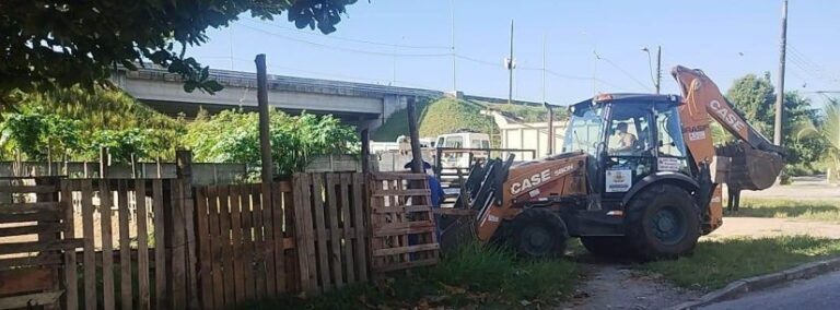 Prefeitura de Caraguatatuba evita invasão em área pública