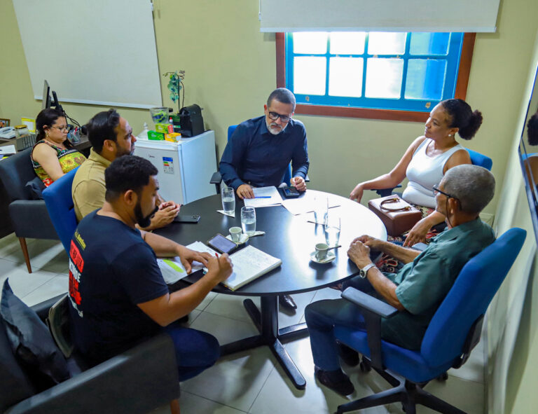 Prefeitura e servidores negociam aumento de salários em São Sebastião