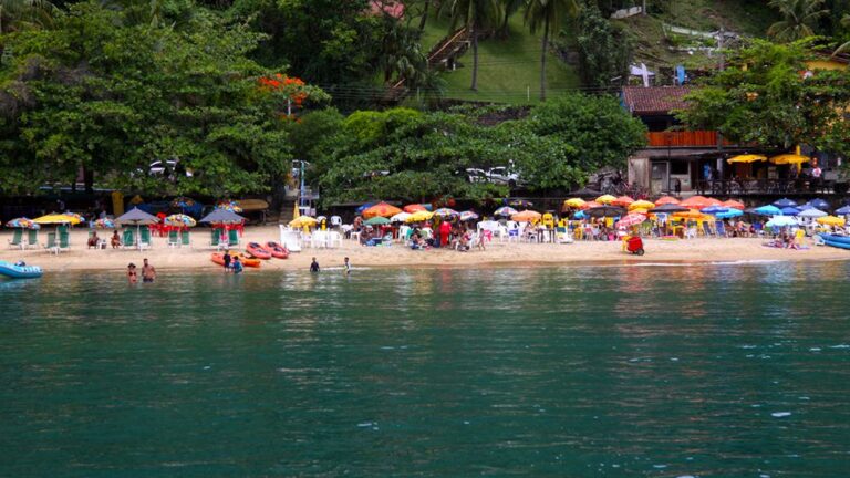 Taxa ambiental de Ilhabela começa a valer hoje (31); veja valores