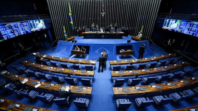 Senado aprova projeto que proíbe viagens por até 10 anos