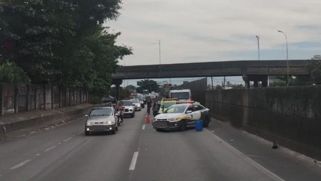 Homem morre ao ser atropelado em rodovia de São Vicente